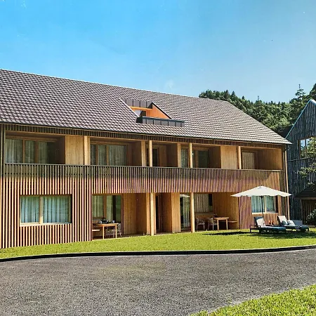 Wasserfall アパート